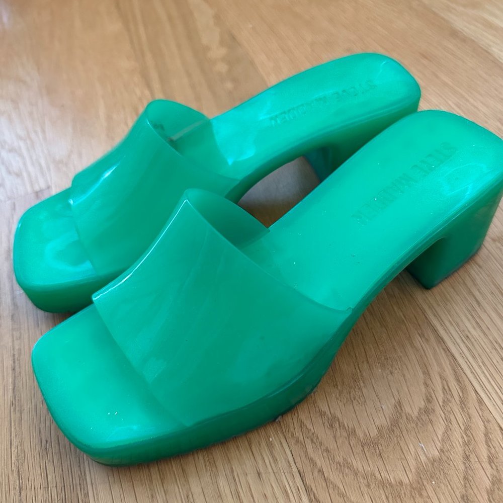 Steve Madden Jelly Sandals l Size: 5 l Color: Green